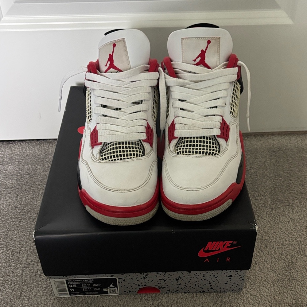 Air Jordan 4 retro sz 9.5